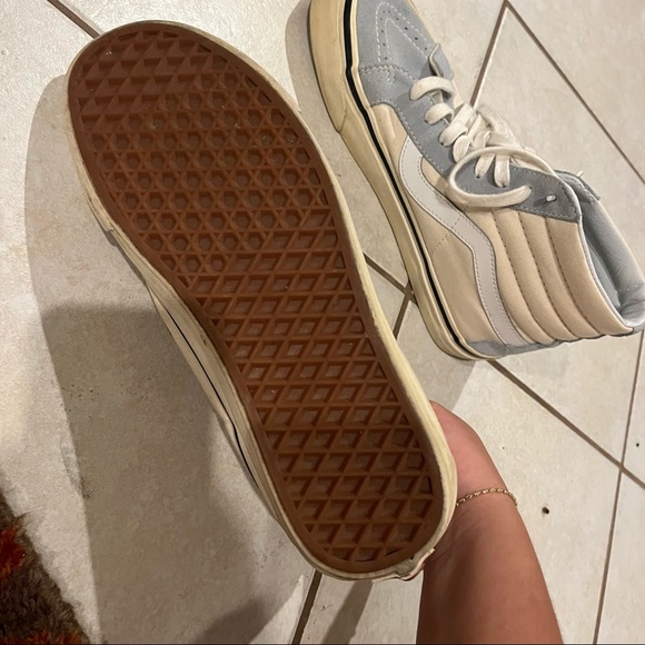 Vans - Picture 3 of 5